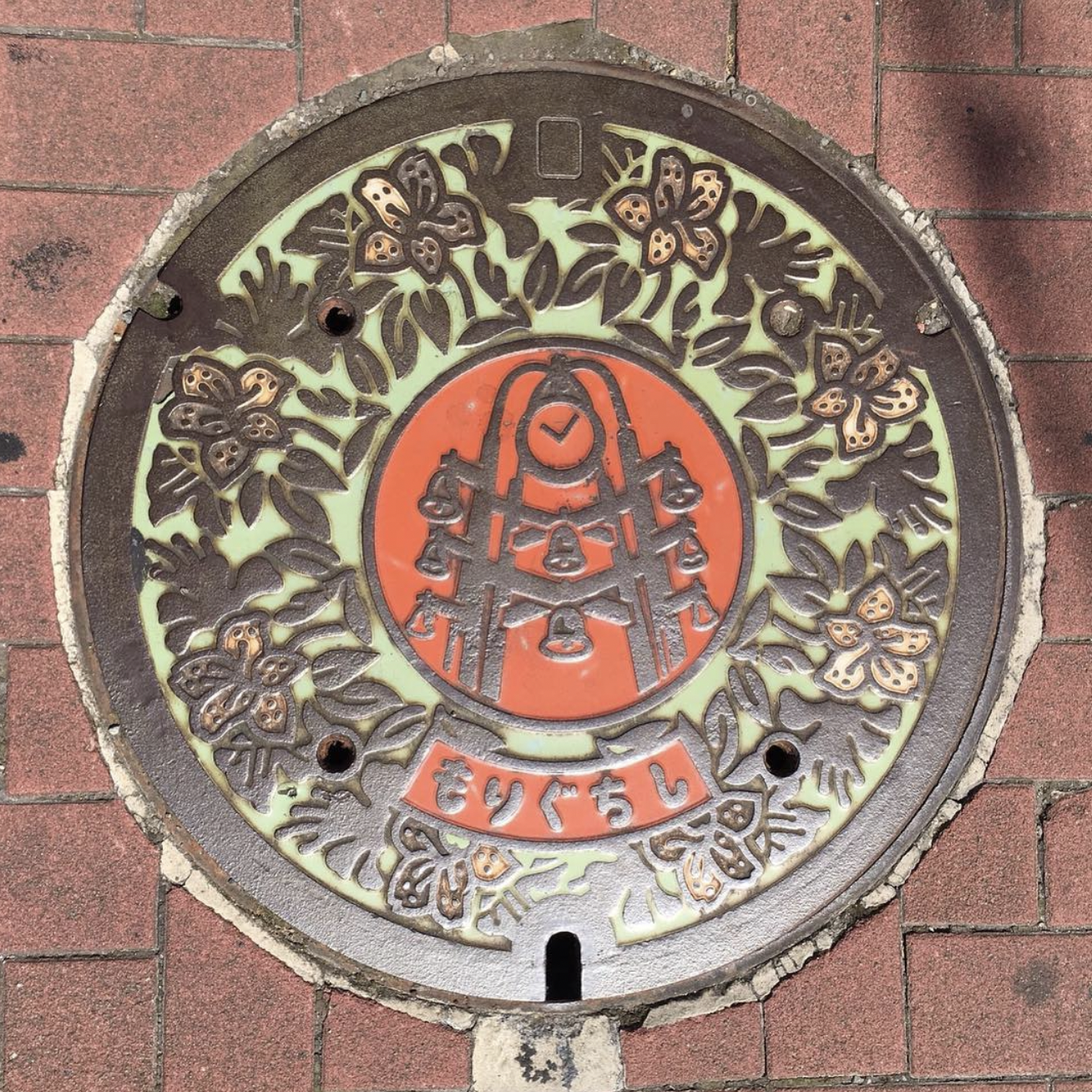 鐘琴人孔蓋@大阪府守口市